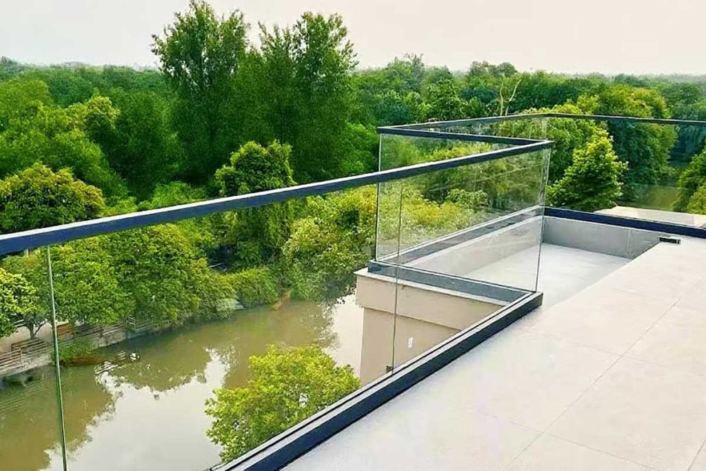 transparent-fence