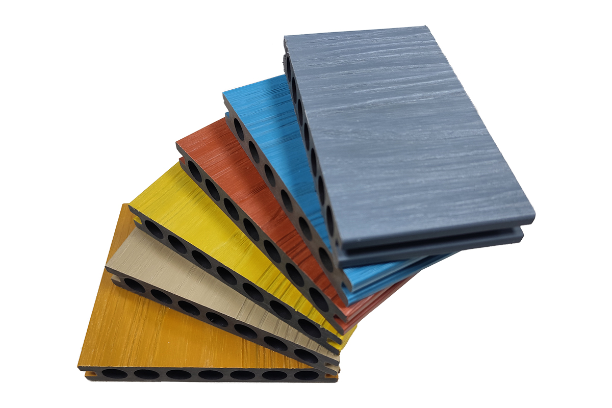 co-extrusion-wpc-decking-single-and-dual-colors